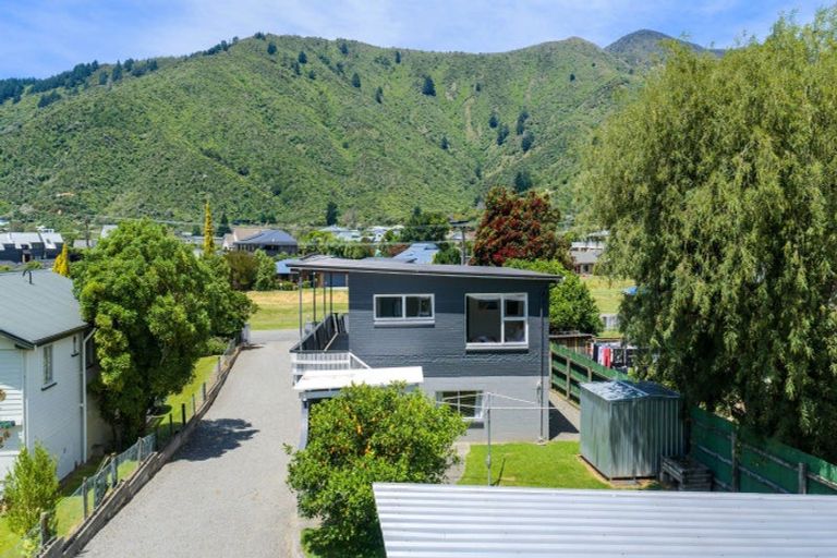 Photo of property in 30 Beach Road, Waikawa, Picton, 7220