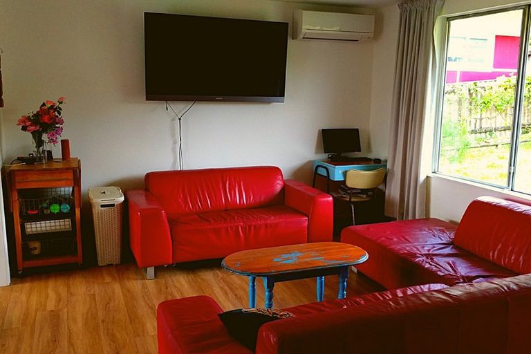 Photo of property in 1/73 Seabrook Avenue, New Lynn, Auckland, 0600