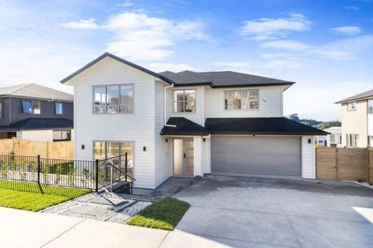Photo of property in 11 Mettam Drive, Swanson, Auckland, 0614