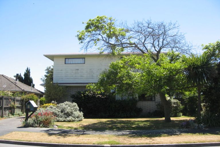 Photo of property in 6 Elder Place, Parklands, Christchurch, 8083