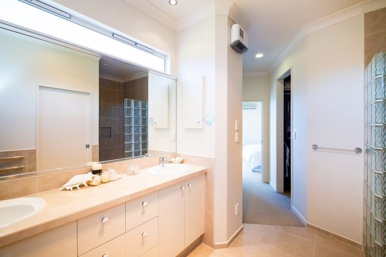 Photo of property in 6 Roslyn Road, Bluff Hill, Napier, 4110