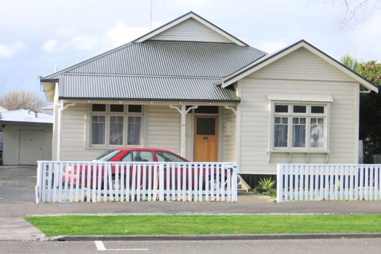 Photo of property in 19 Ranfurly Street, Hokowhitu, Palmerston North, 4410