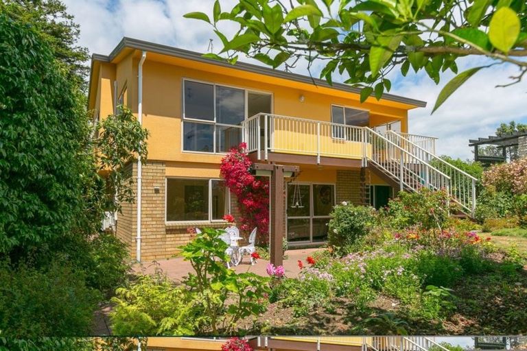 Photo of property in 12 Sequoia Grove, Merrilands, New Plymouth, 4312