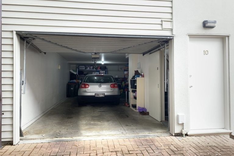 Photo of property in 10/8 Rendall Place, Eden Terrace, Auckland, 1021