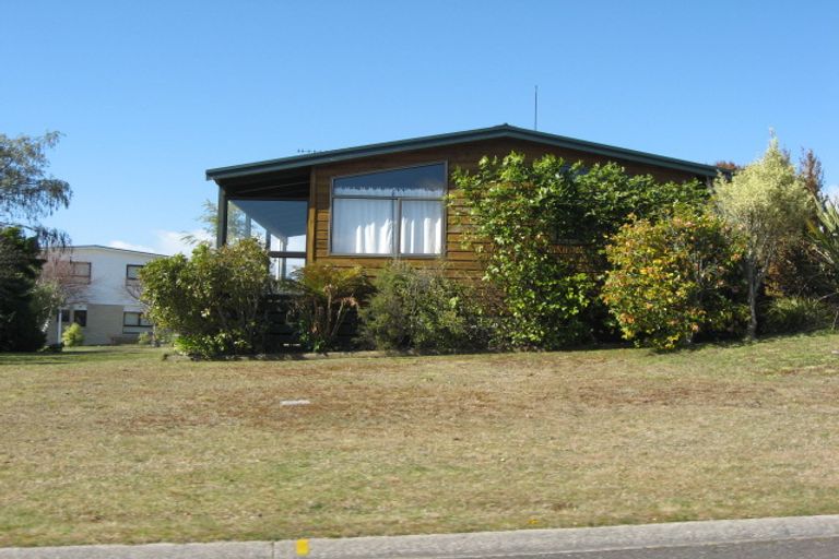 Photo of property in 14 Kahotea Drive, Motuoapa, 3382