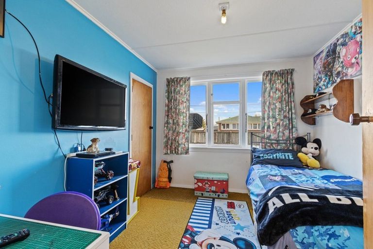 Photo of property in 53 Lyndhurst Crescent, Aranui, Christchurch, 8061