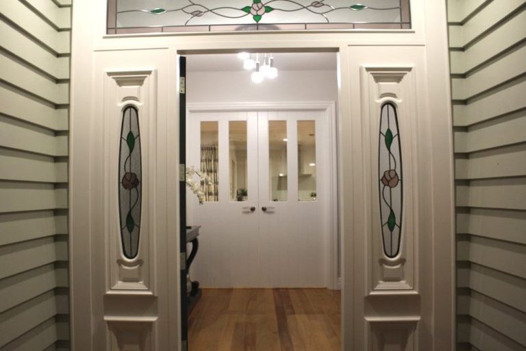 Photo of property in 6 Kaipakopako Road, Paraite, New Plymouth, 4373