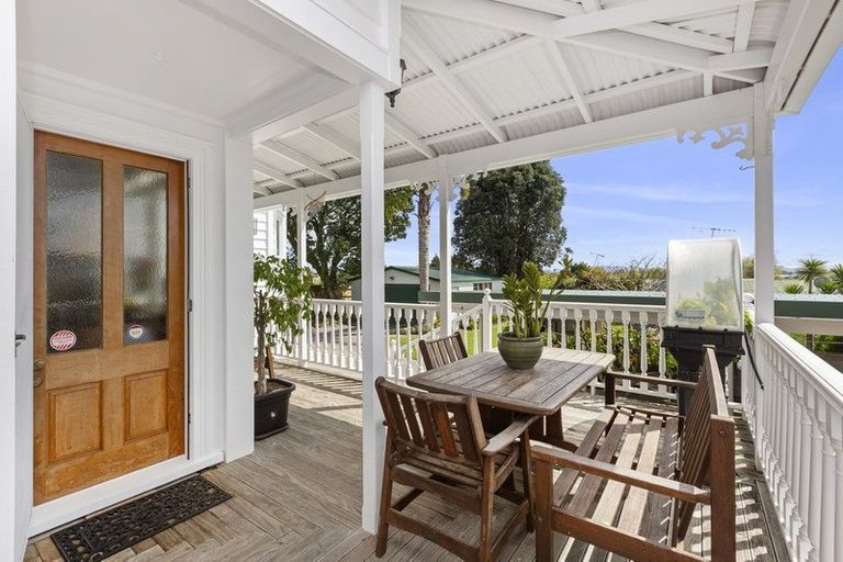 Photo of property in 46 Forest Lake Road, Forest Lake, Hamilton, 3200