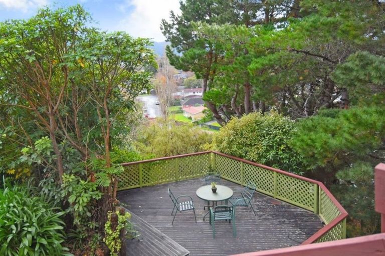 Photo of property in 15 Ecclesfield Grove, Silverstream, Upper Hutt, 5019