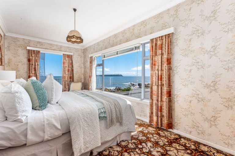 Photo of property in 17 Moana Road, Plimmerton, Porirua, 5026