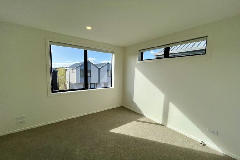 Photo of property in 8/21 Makomako Drive, Orewa, 0931