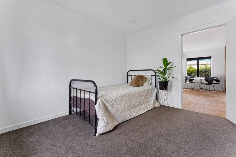 Photo of property in 4 Rere Place, Parakai, 0830