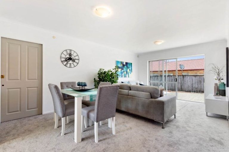 Photo of property in 8 Kilmarnock Avenue, Ranui, Auckland, 0612