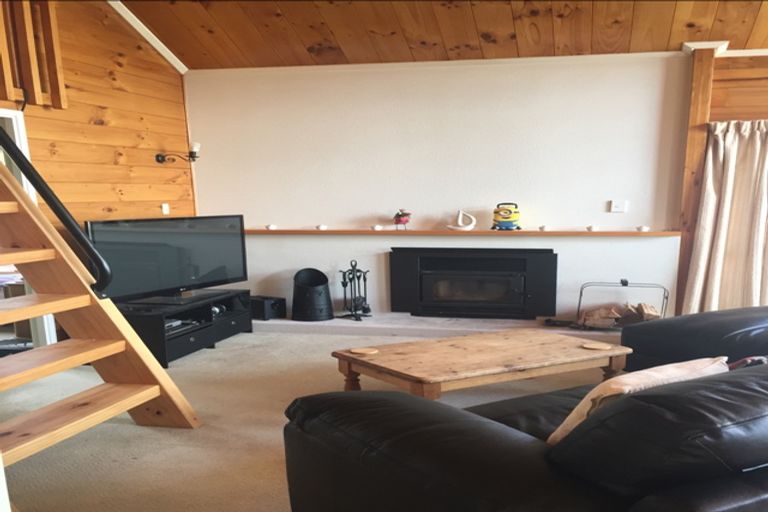 Photo of property in 125 Kenrigg Road West, Kinloch, Taupo, 3377