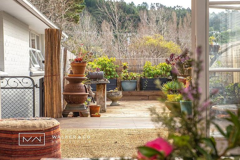 Photo of property in 97 Pinehaven Road, Pinehaven, Upper Hutt, 5019