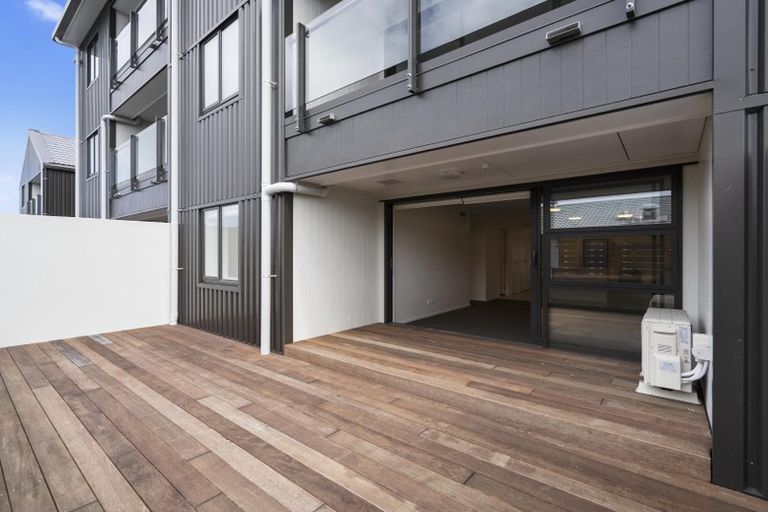 Photo of property in 3d/4045 Great North Road, Glen Eden, Auckland, 0602