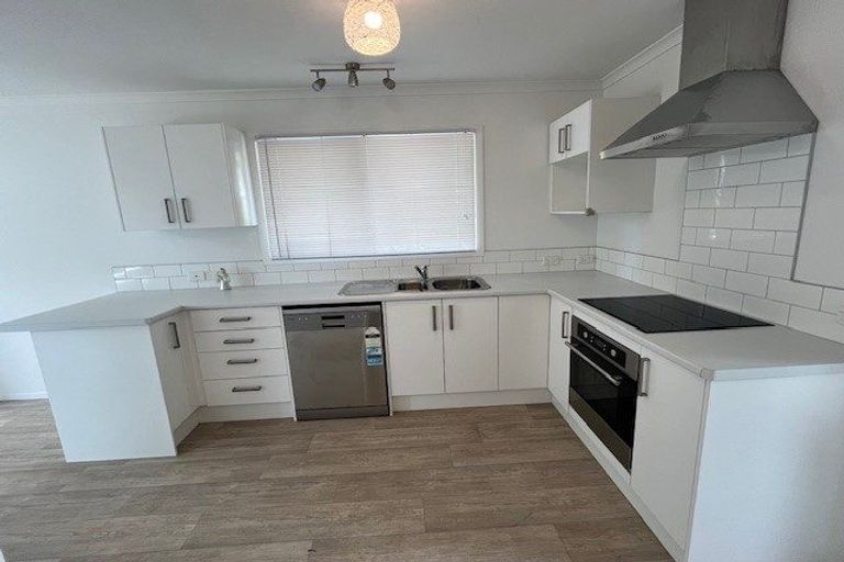 Photo of property in 3 Ware Place, Pakuranga Heights, Auckland, 2010