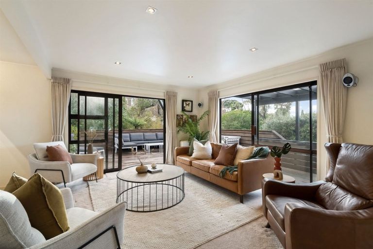 Photo of property in 29 Eastcliffe Road, Castor Bay, Auckland, 0620