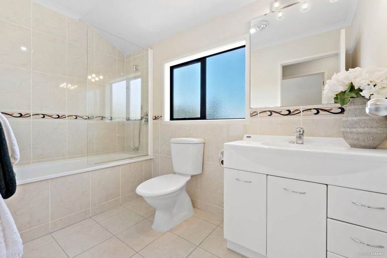 Photo of property in 82 Skip Lane, East Tamaki, Auckland, 2013