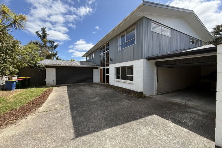 Photo of property in 1/17 Glenvar Road, Torbay, Auckland, 0630