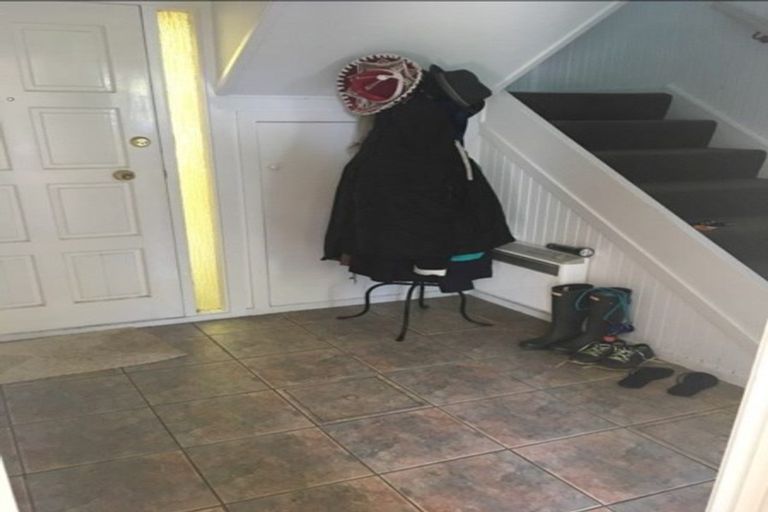 Photo of property in 2/50a Taharoto Road, Takapuna, Auckland, 0622