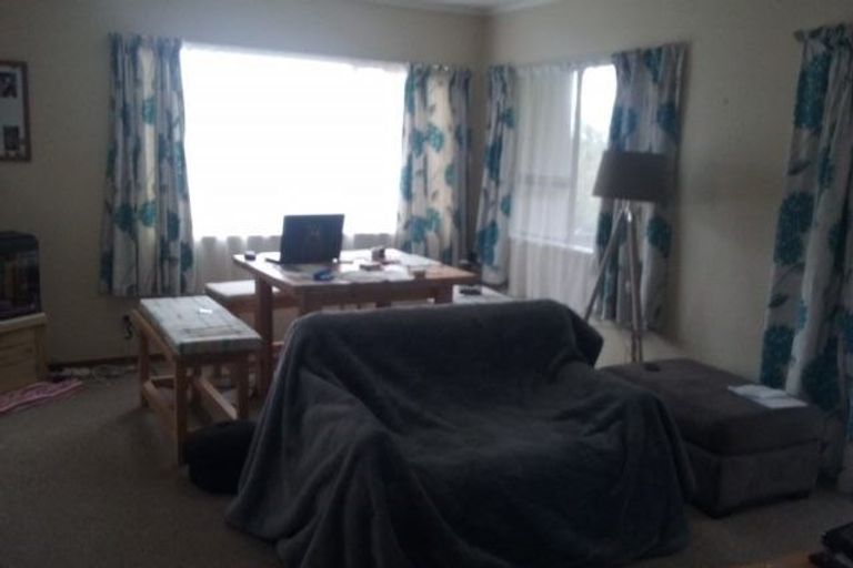 Photo of property in 2/83 Daffodil Street, Titirangi, Auckland, 0604