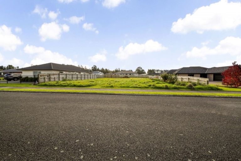 Photo of property in 10 Mercade Close, Stratford, 4332