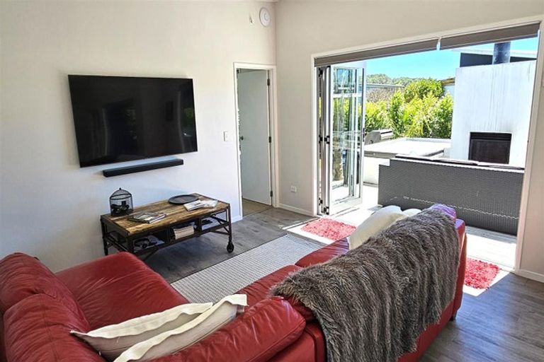 Photo of property in 106 Nikau Close, Matarangi, Whitianga, 3592