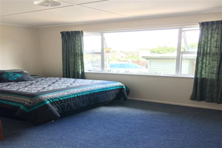 Photo of property in 220 Tamamutu Street, Taupo, 3330