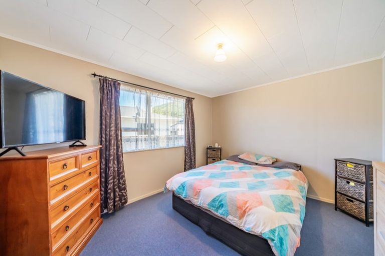 Photo of property in 47 Hartford Crescent, Totara Park, Upper Hutt, 5018