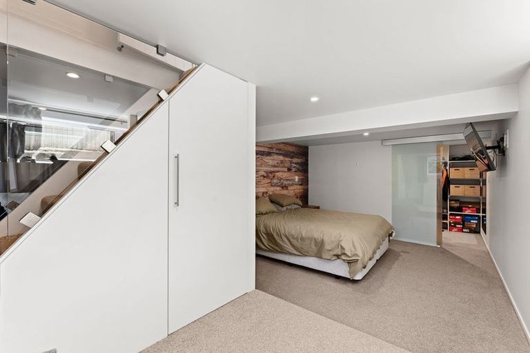 Photo of property in 15 Junction Street, Welbourn, New Plymouth, 4310