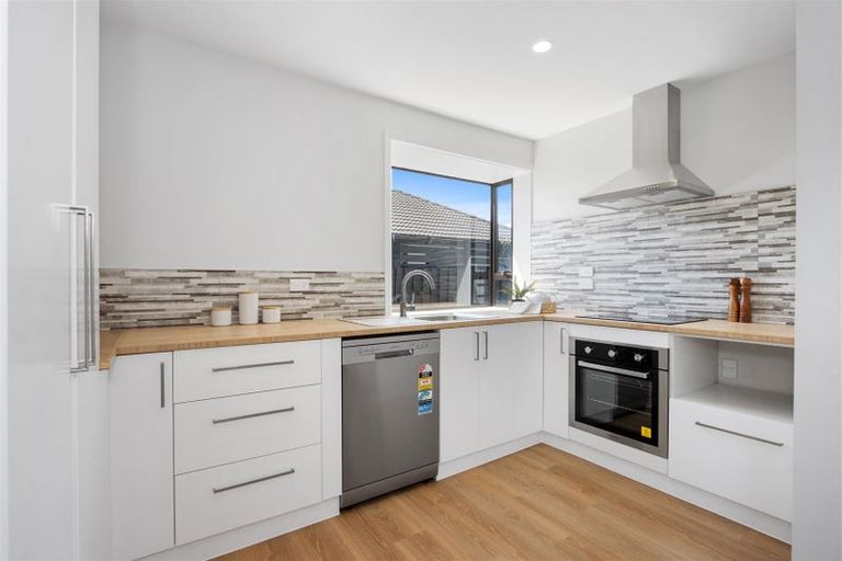 Photo of property in 152 Gayhurst Road, Dallington, Christchurch, 8061