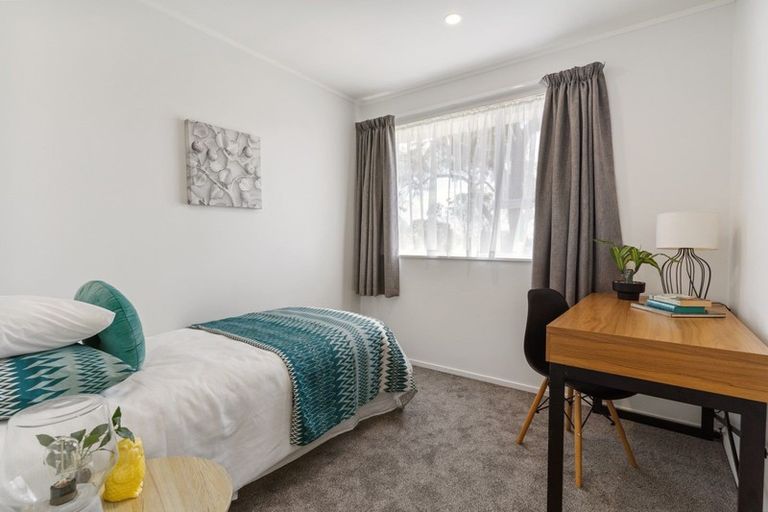 Photo of property in 1/38 Ballater Place, Highland Park, Auckland, 2010