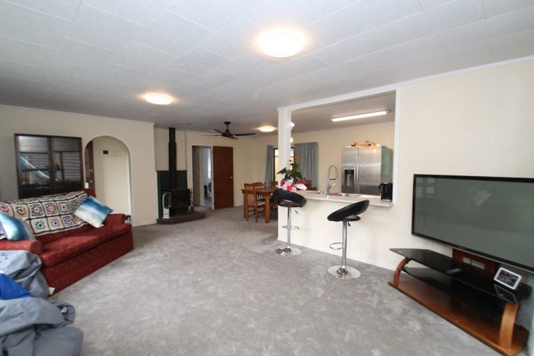 Photo of property in 6 Kawiu Road, Levin, 5510