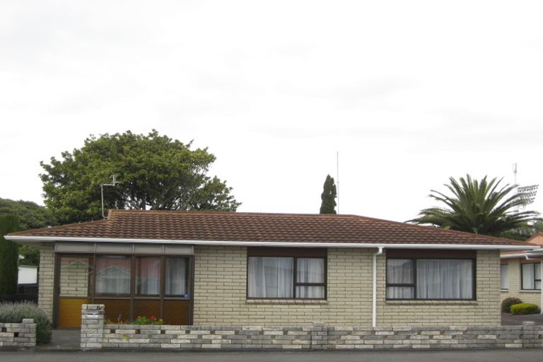 Photo of property in 11/2 Tukapa Street, Westown, New Plymouth, 4310