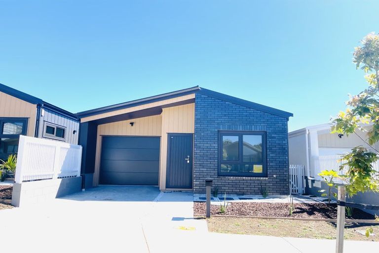 Photo of property in 11 Taukahiwi Road, Pukekohe, 2120