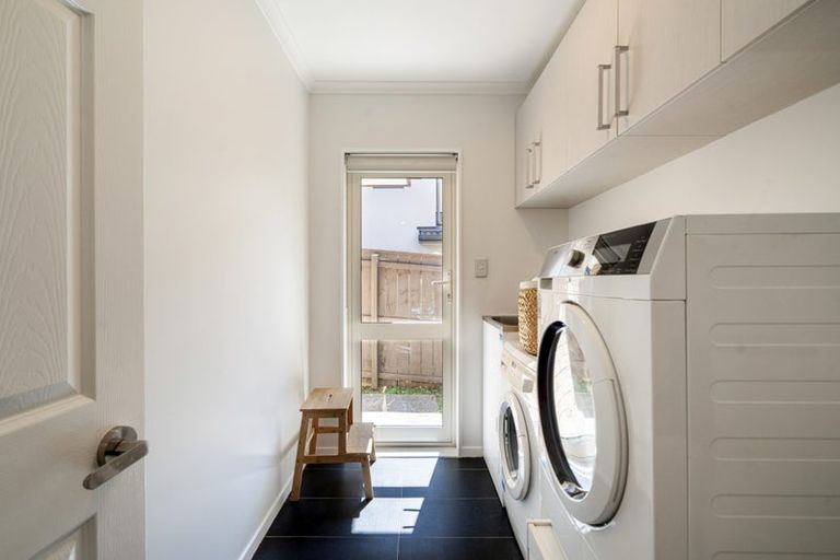 Photo of property in 17 Witton Place, Schnapper Rock, Auckland, 0632