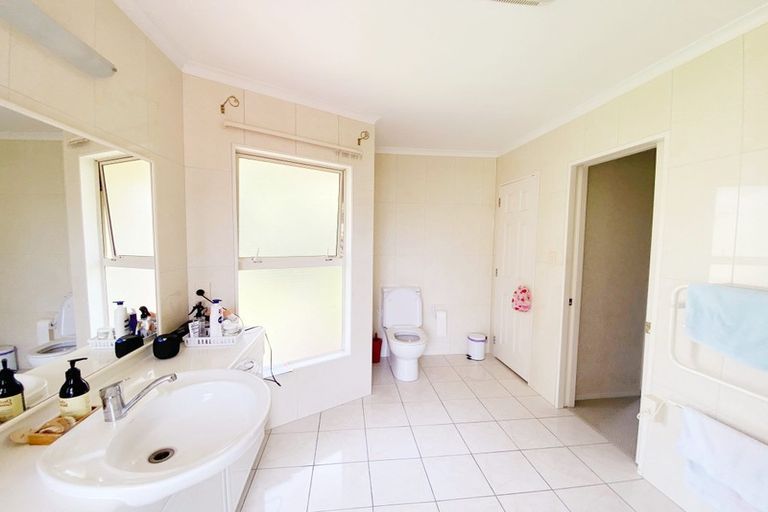 Photo of property in 25 Bronte Place, Somerville, Auckland, 2014