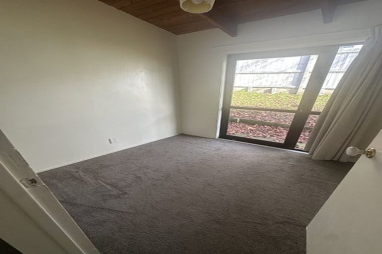 Photo of property in 20 Wattle Road, Sunnyvale, Auckland, 0612