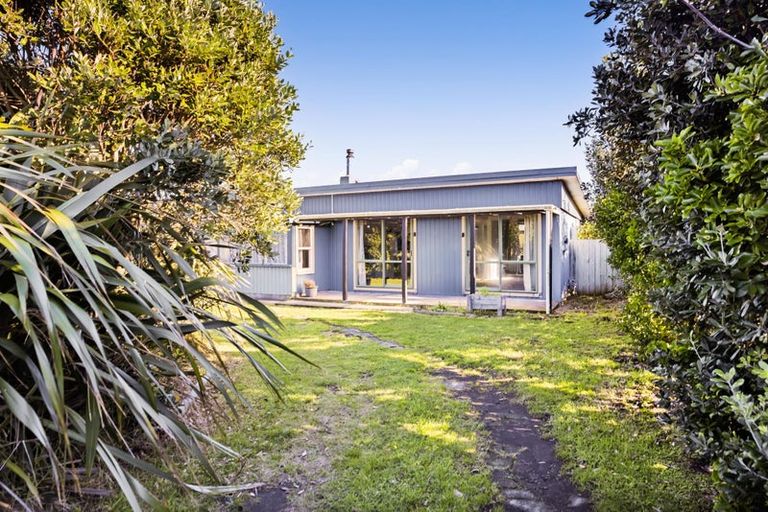 Photo of property in 2 Wilson Road, Opunake, 4616