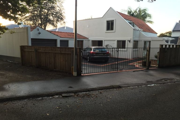 Photo of property in 1 Banbury Crescent, Fairfield, Hamilton, 3214