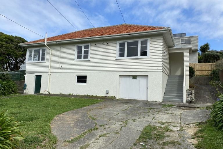 Photo of property in 7 Bassett Road, Johnsonville, Wellington, 6037