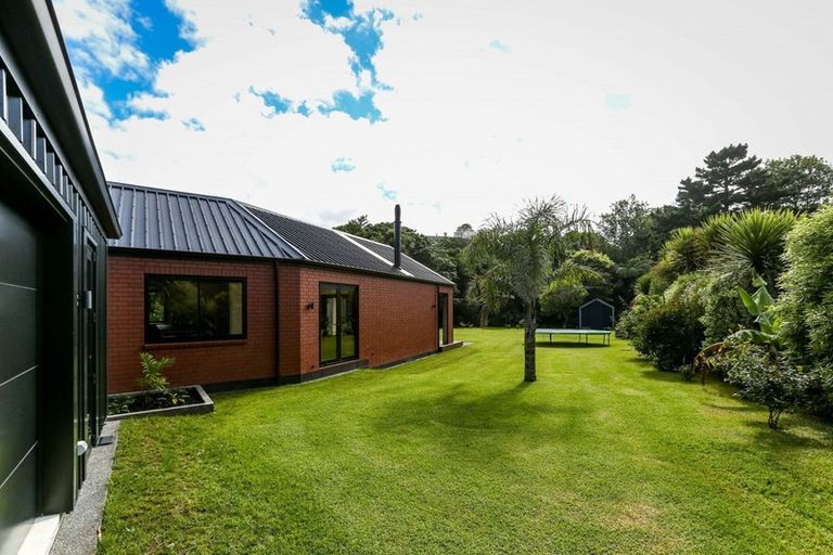 Photo of property in 23c Arden Place, Oakura, 4314