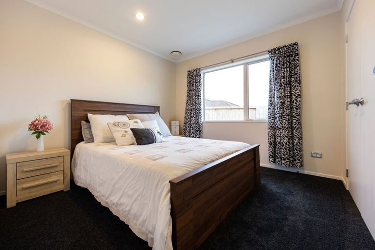 Photo of property in 5 Allgood Place, Rototuna North, Hamilton, 3210