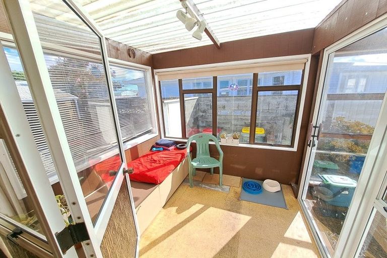 Photo of property in 97 Broadway, Waitara, 4320