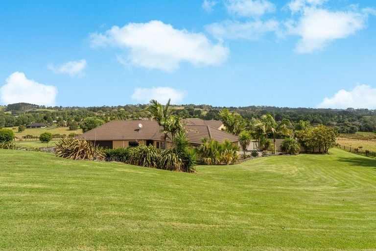 Photo of property in 45 Kingscliff Rise, Dairy Flat, Albany, 0792