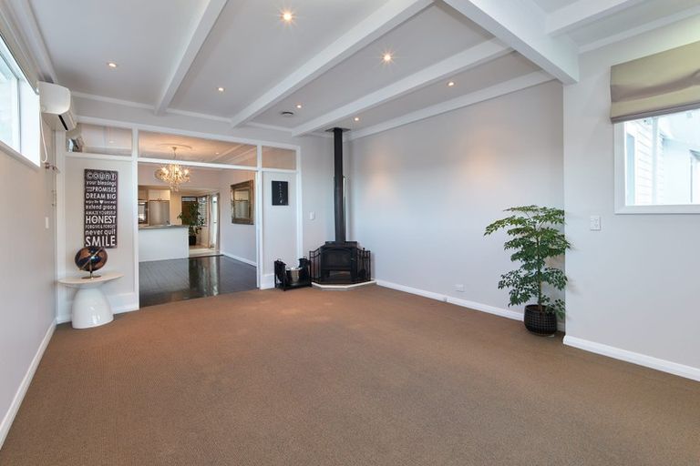 Photo of property in 40 Derwent Street, Island Bay, Wellington, 6023