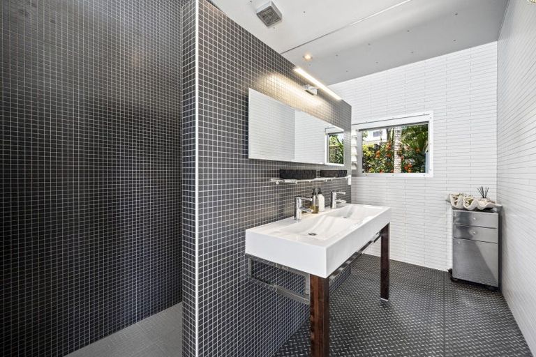 Photo of property in 1123 Cove Road, Langs Beach, Waipu, 0582