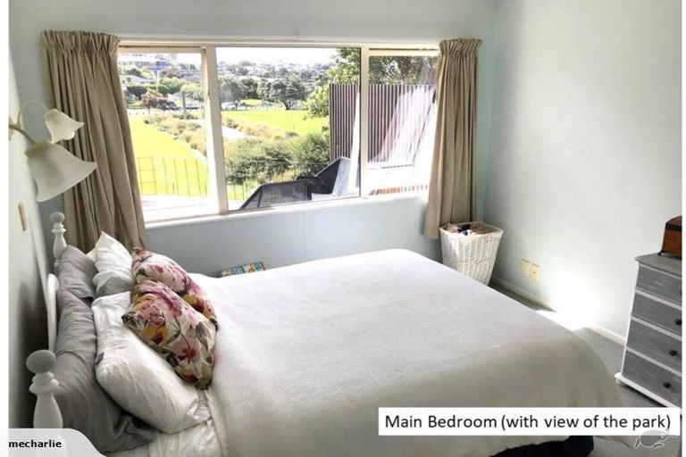 Photo of property in 5 Esther Place, Red Beach, 0932