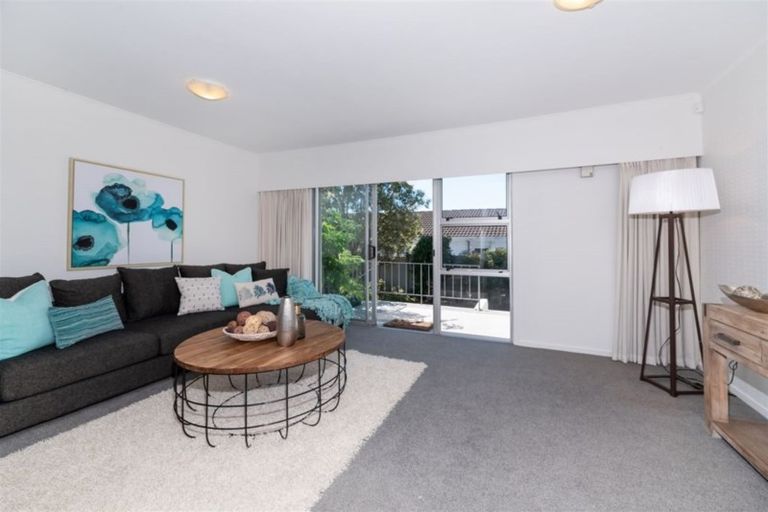 Photo of property in 2/7 Napoleon Avenue, Milford, Auckland, 0620